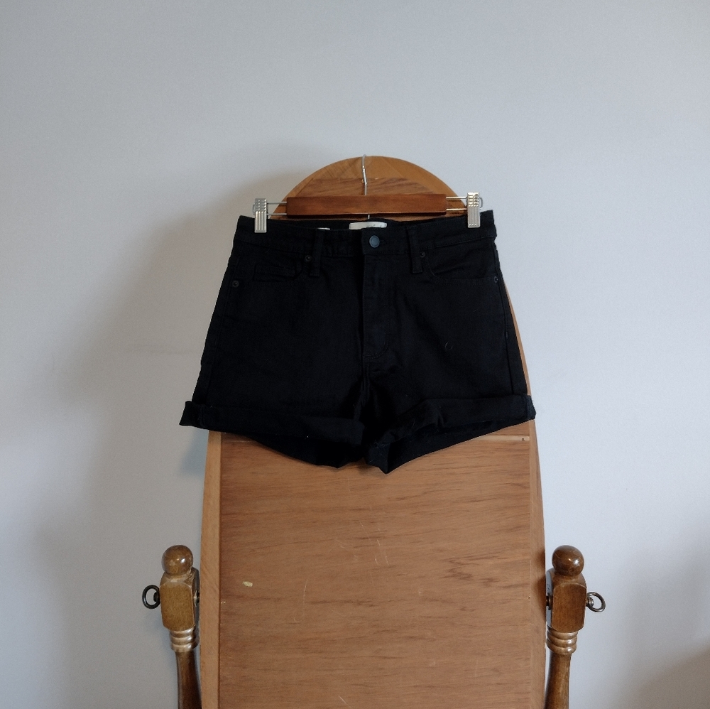 Universal Thread High Rise Midi Black Shorts